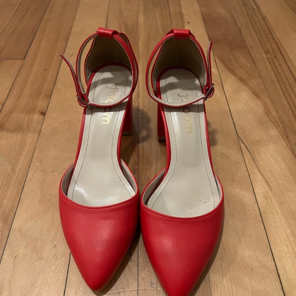 Red heels - Picture 2 of 2
